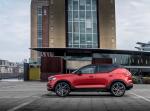 Volvo XC40 D4 R-Design 2017 года (UK)